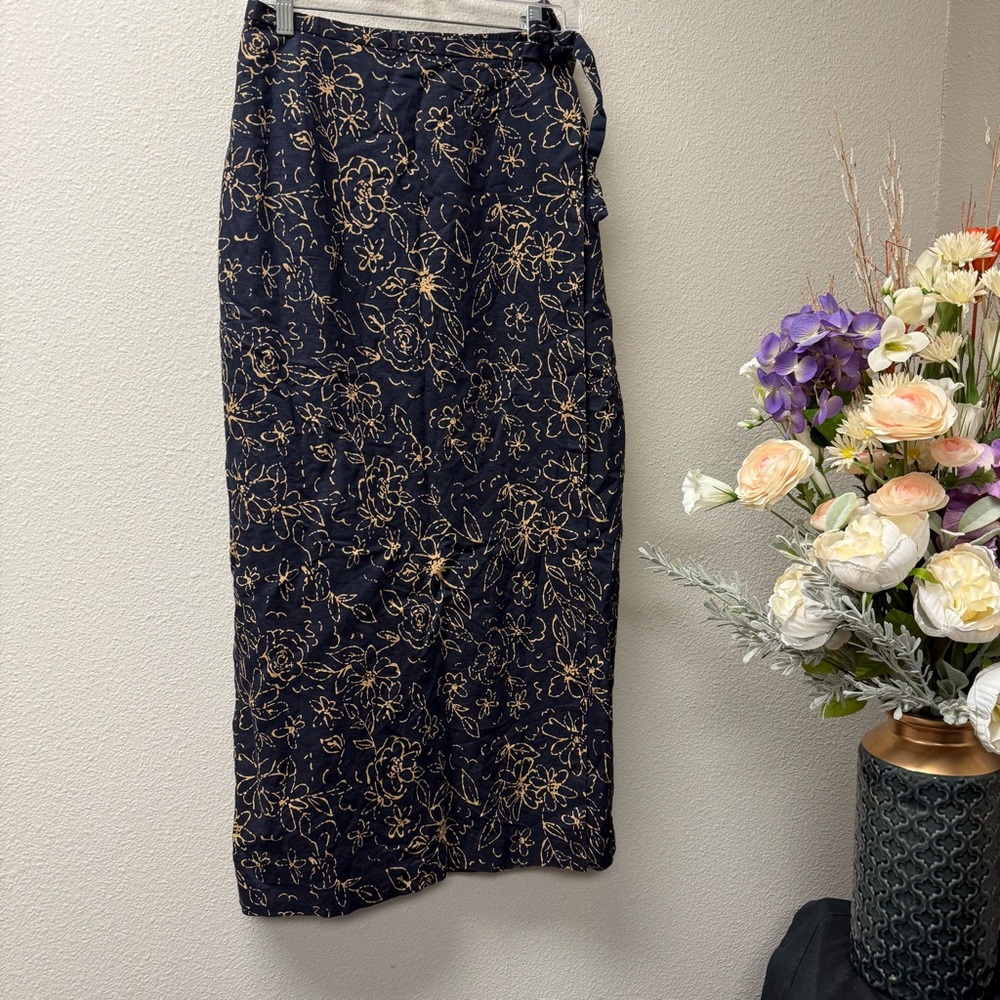 Nygard Collection Black Gold Floral Midi Skirt Size 12 | Elegant Evening Party - Picture 1 of 8